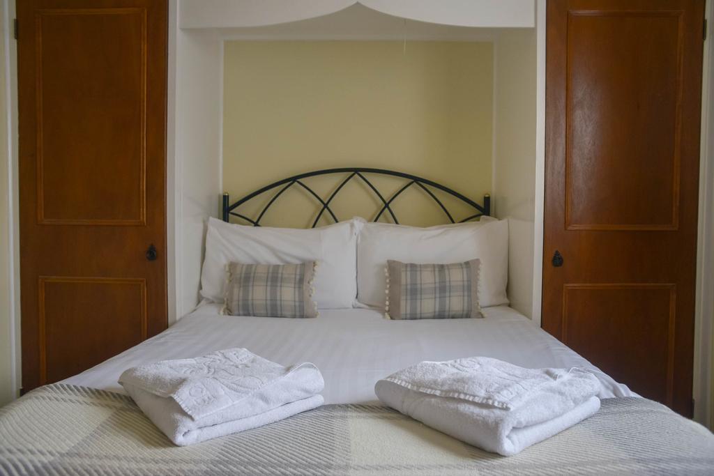 The Whitestonecliffe Inn Саттон Номер фото